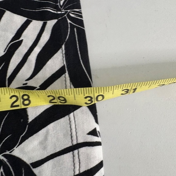 NWT Lane Bryant Plus Size Black White Tropical Blouse - Picture 13 of 13